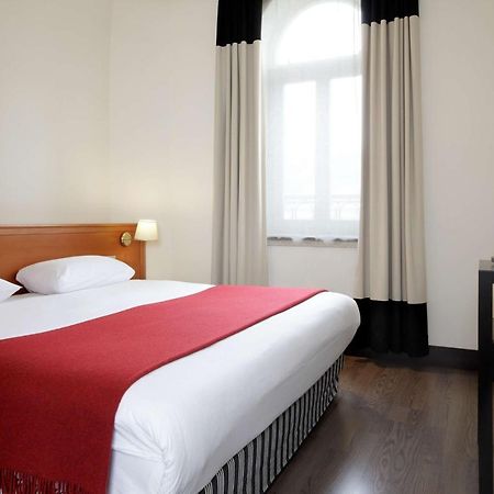 Отель Nh Gent Sint Pieters Экстерьер фото